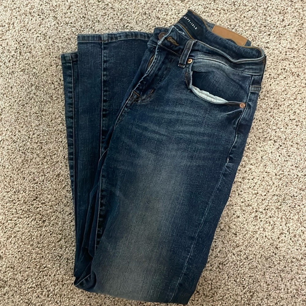 Men’s Aeropostale jeans, dark blue.